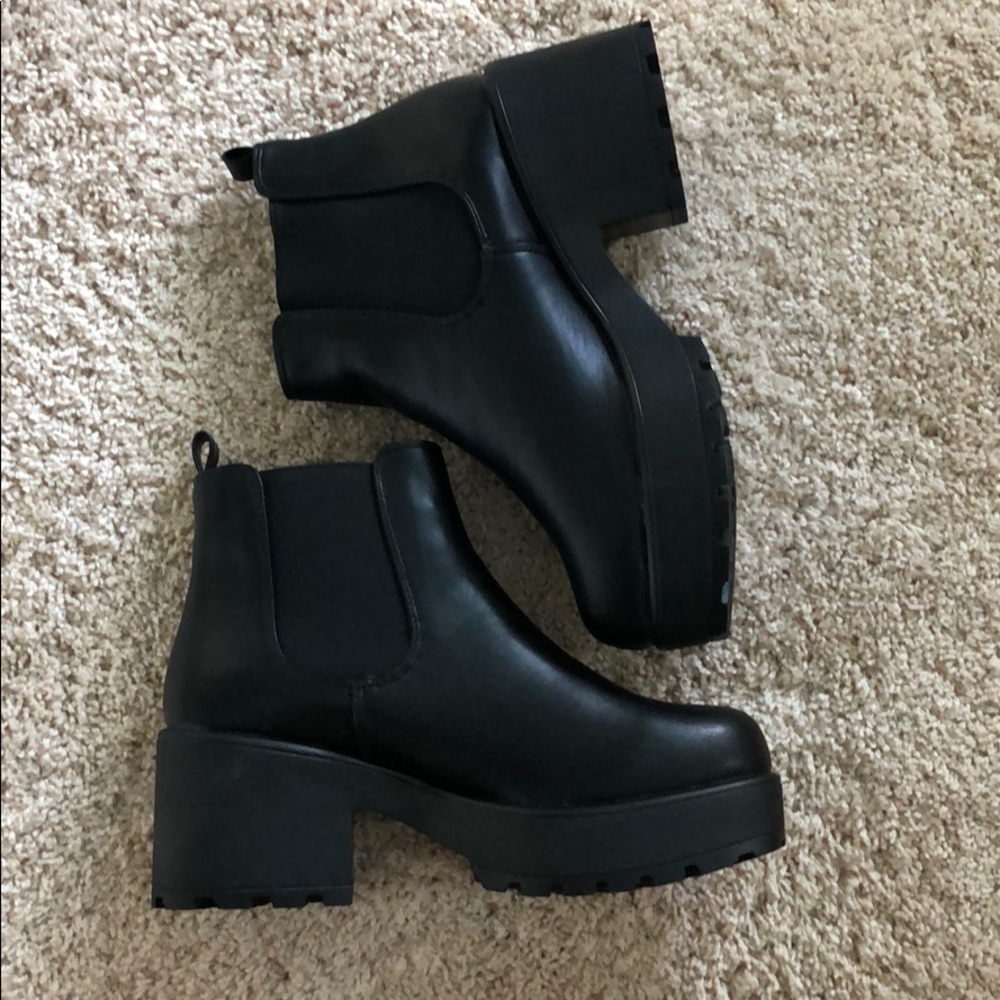 NWT Chunky Black Booties